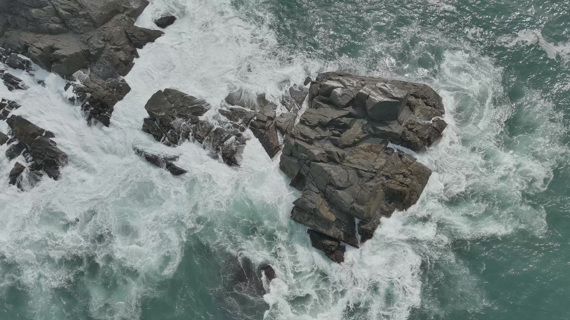 Cape 3 Point Rocky Top Down View