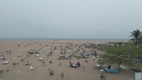 Beautiful Beach Busy People Sea Close Wide Shot