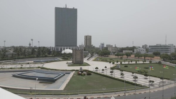 Independence Monument Lome Hotel 2 Fivrier Background Roundabout